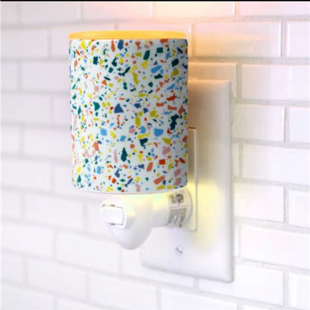 Happy Wax Plug-in Wax Warmer